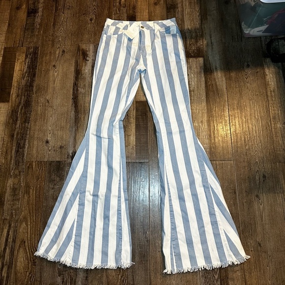 Saints and Hearts NWT Striped Bell Bottoms in Medium - Picture 3 of 6